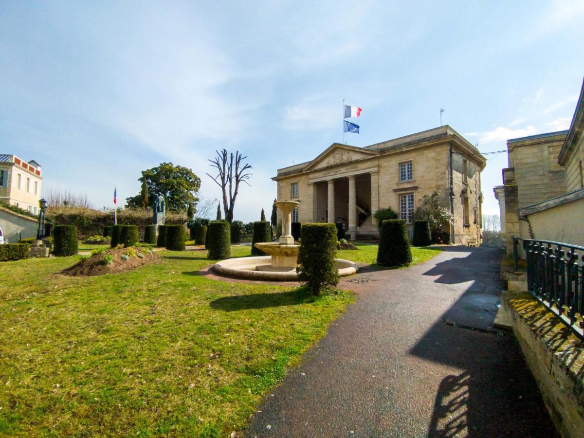 Chaleureux Appartement: Central Castillon Retreat near Dordogne and Saint-Emilion Exterior photo