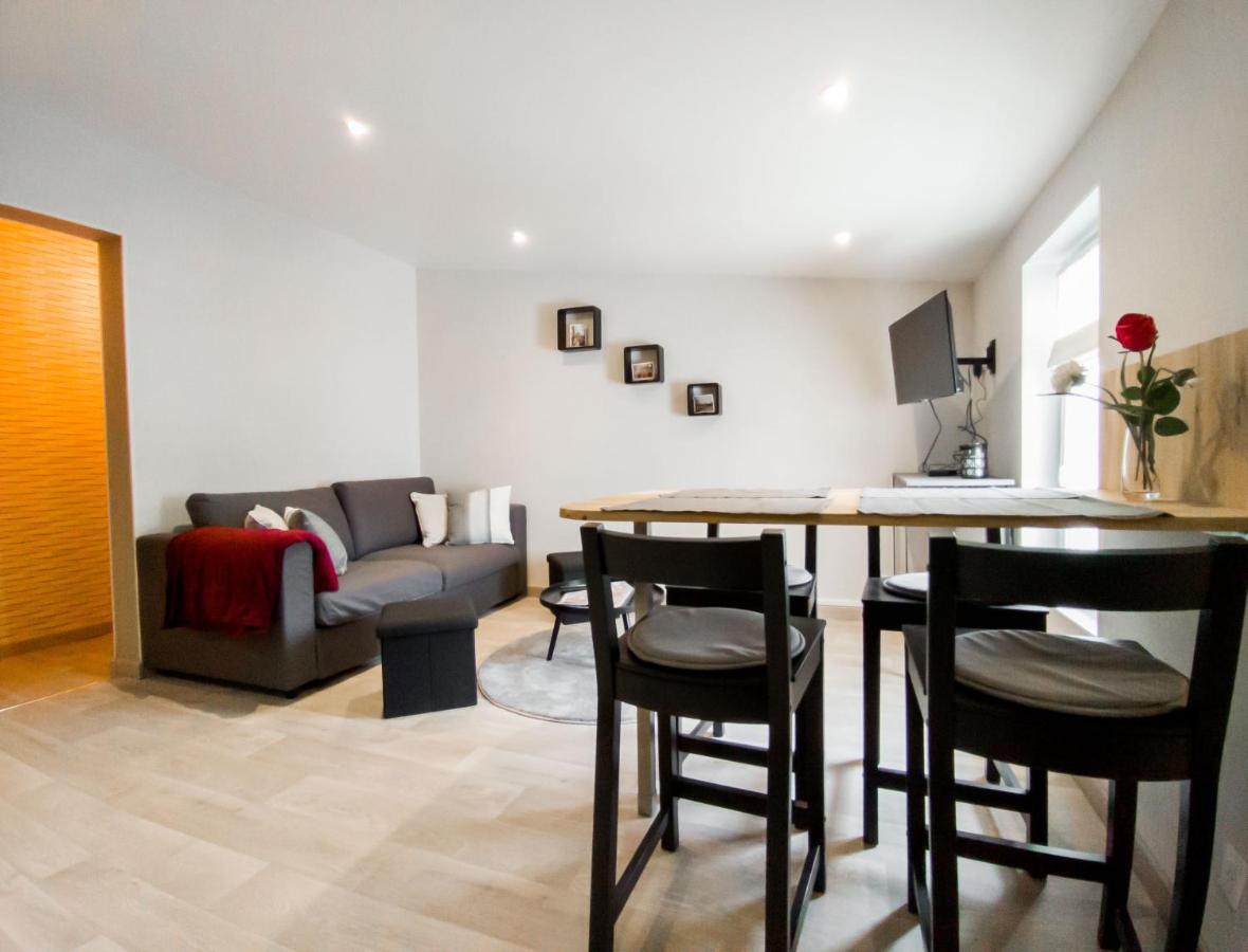 Chaleureux Appartement: Central Castillon Retreat near Dordogne and Saint-Emilion Exterior photo